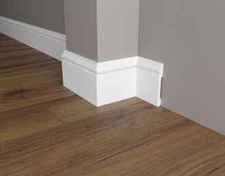 DD004 Плинтус DD004 Décor Dizayn