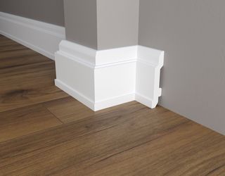 DD702 Плинтус DD702 Décor Dizayn